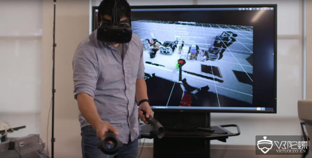 Toyota研究所运用VR技术训练家用机器人