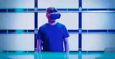 Facebook暗示Quest将利用AR透视功能增强VR游戏体验
