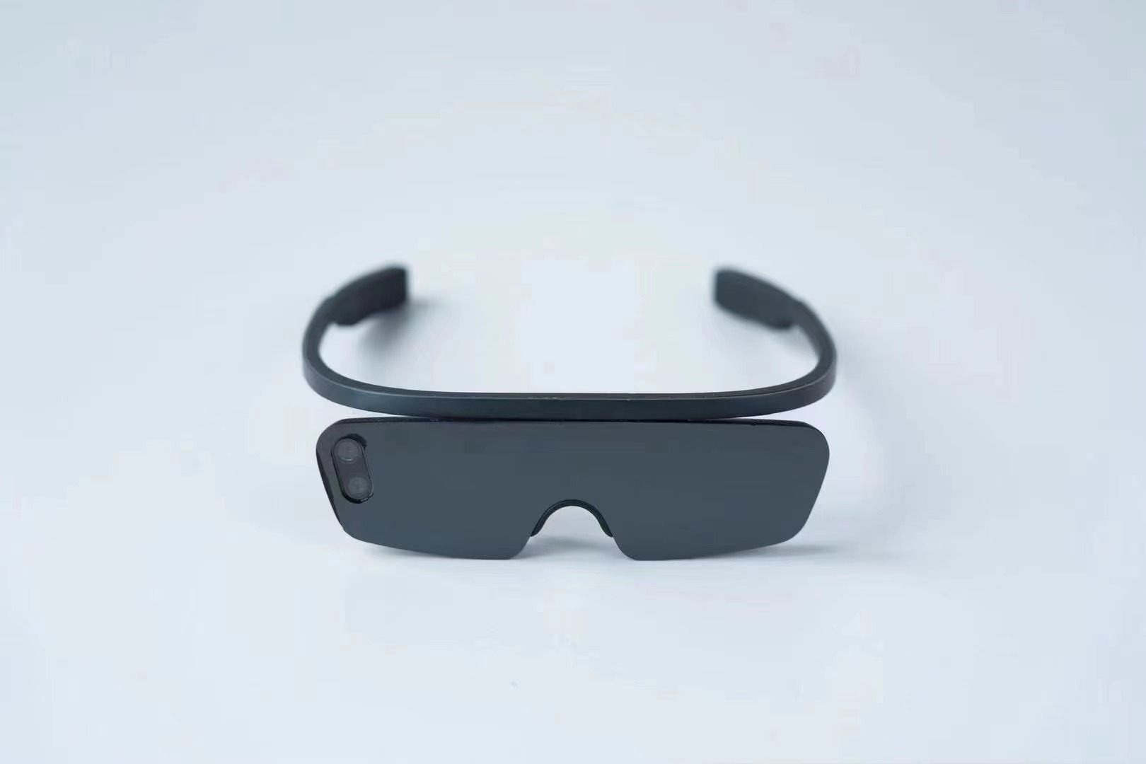 VR眼镜厚度6.8mm，重量不足35g，EM3的超轻薄秘密与未来“大计”