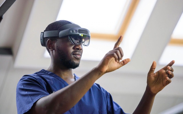 针对微冒犯，英国医疗服务体系NHS开展VR模拟训练