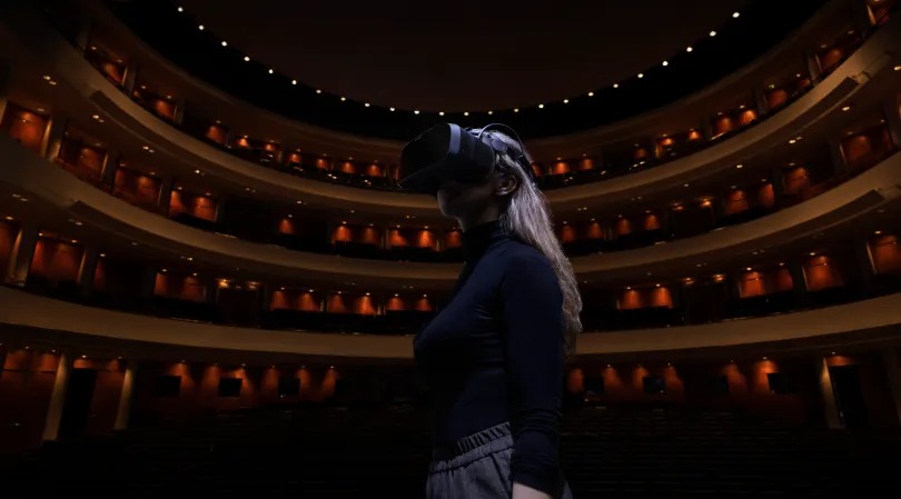 FNOB使用VR技术打造大型歌剧表演