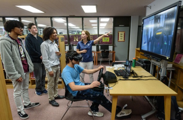 BLUWORKZ 宣布与 ADECCO 合作开发VR叉车模拟培训