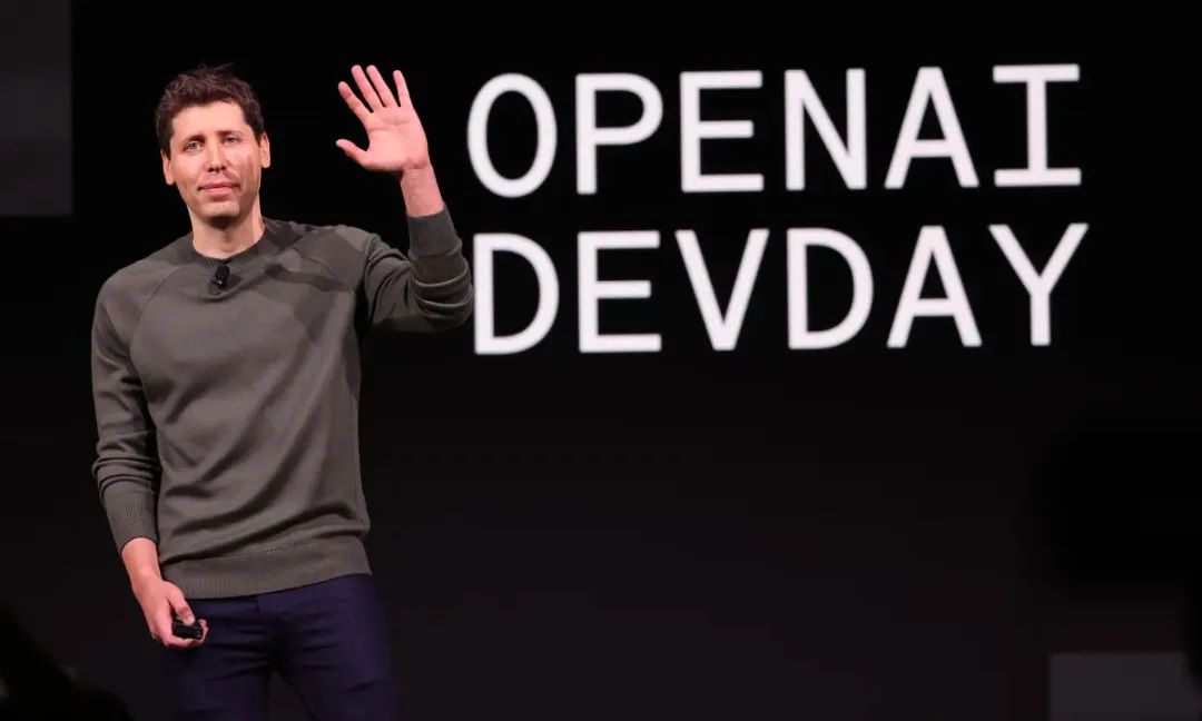 想成为下一个苹果，OpenAI是不是还差了一点？