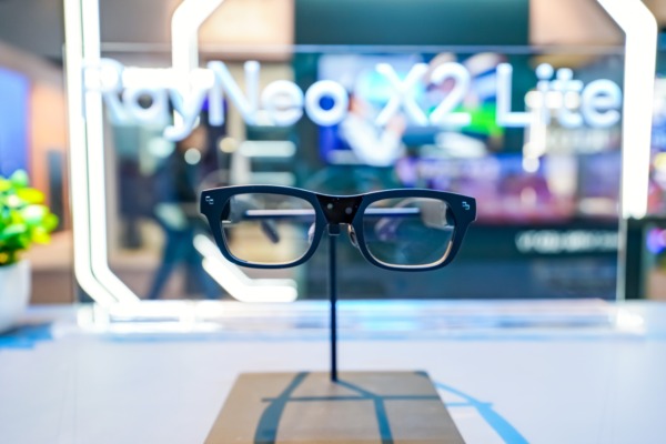 打造最佳AI硬件载体，雷鸟创新发布雷鸟X2 Lite AR眼镜