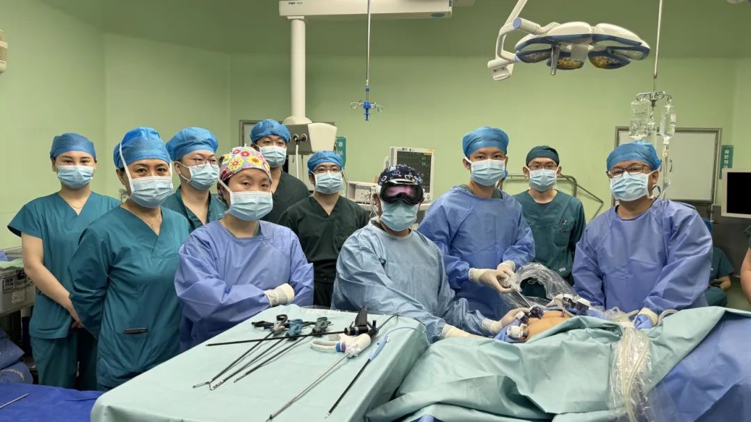 吉大三院成功使用苹果Vision Pro辅助完成腹腔镜乙状结肠癌根治术