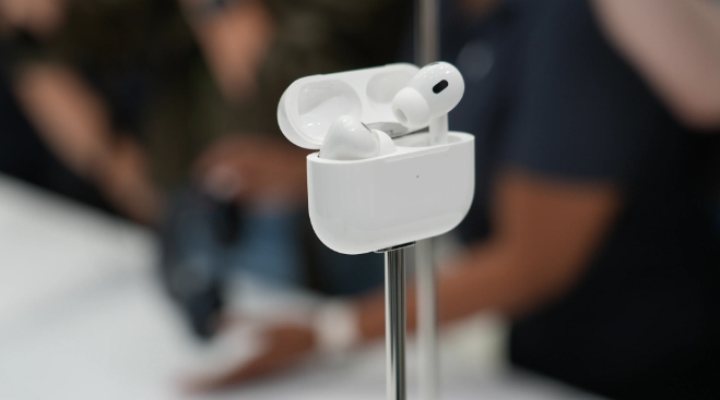 AirPods 4可連接Vision Pro，提供低延遲無損音頻