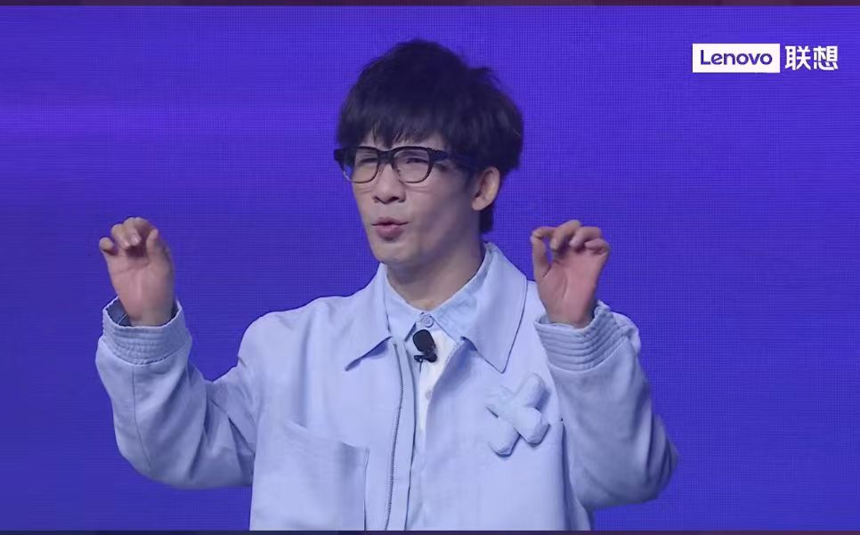 联想亮相AR眼镜，视其为超级智能体重要终端入口