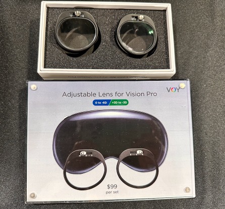 VOY展示VR、AR用可调节近视镜片模组，支持0-600度调节