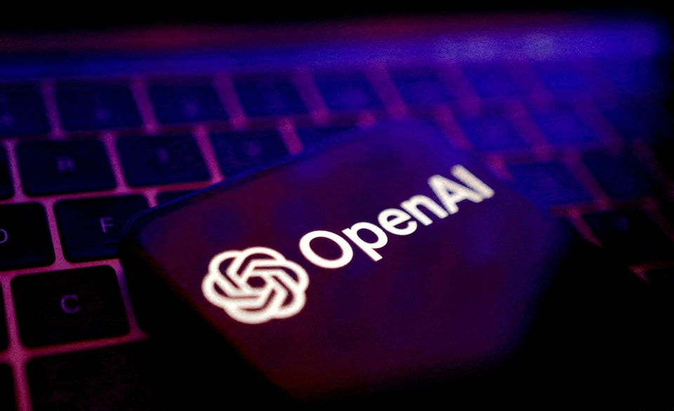OpenAI在研AI眼镜，首款产品或将在2028年推出