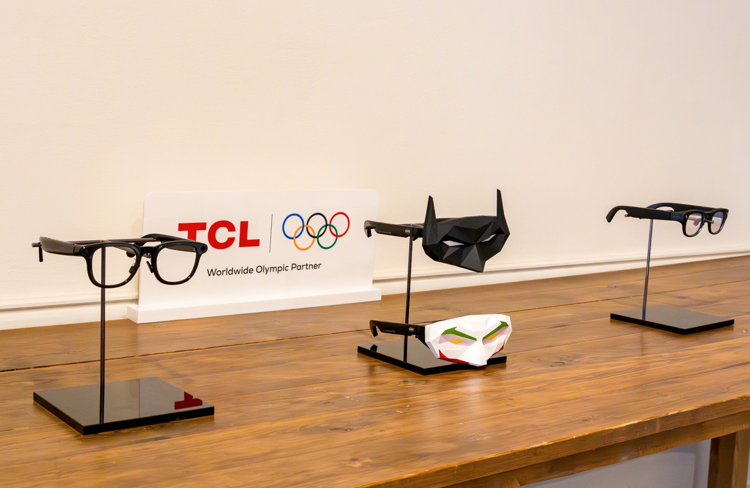 雷鸟创新携手德国电信，联合推出代理式AI 智能眼镜 | MWC 2026