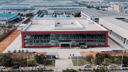 首期投资5亿，觉远创智Micro LED智能眼镜制造基地落地广西柳州