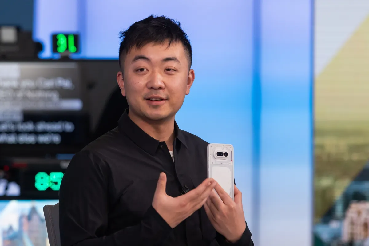 Nothing官宣首款AI眼镜，潮牌跨界能否突围AI眼镜红海？