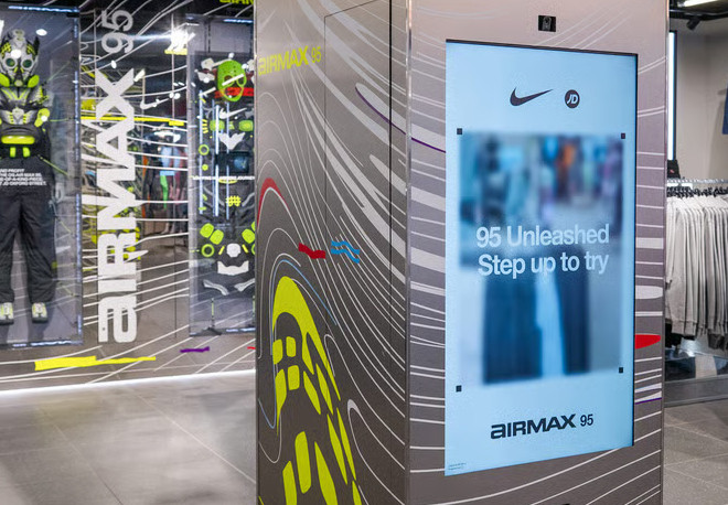 耐克在伦敦JD牛津街旗舰店推出互动AR镜体验