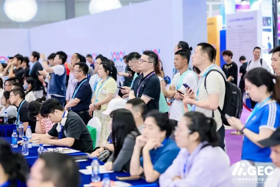 AI眼镜“第一城”争夺战，深圳亮出产业化组合拳 摘要：我国AI眼镜产业正式驶入高质量发展快车道